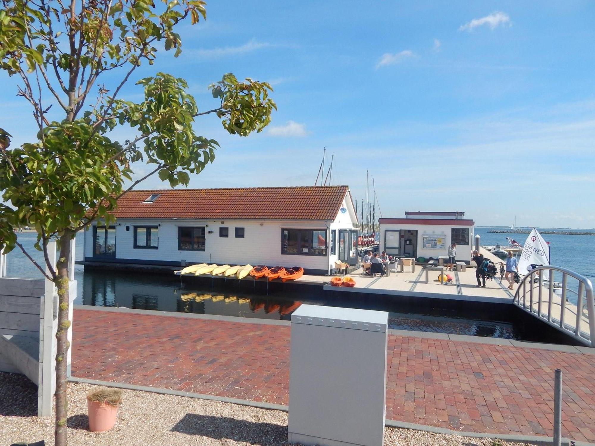 Wunderschoenes-Freistehendes-Ferienhaus-An-Der-See-Sauna-Strand-Yachthafen-Wlan Bruinisse Eksteriør billede