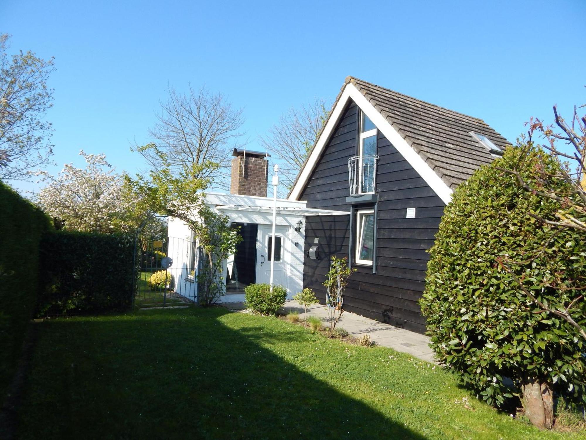 Wunderschoenes-Freistehendes-Ferienhaus-An-Der-See-Sauna-Strand-Yachthafen-Wlan Bruinisse Eksteriør billede